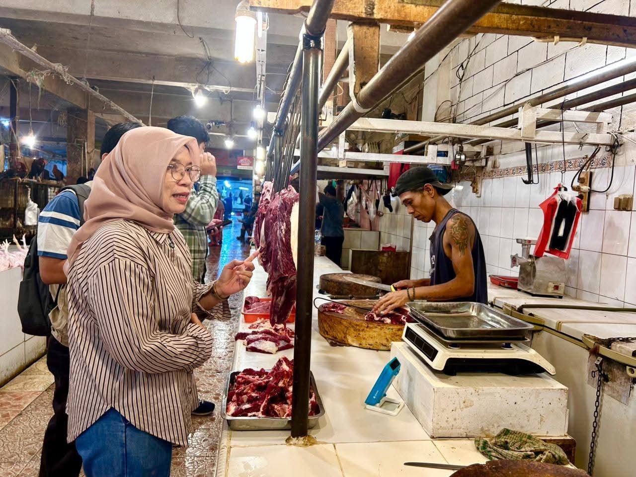 Kementan Sidak Pasar di Depok, Harga Ayam dan Daging Selama Puasa Tetap Normal
