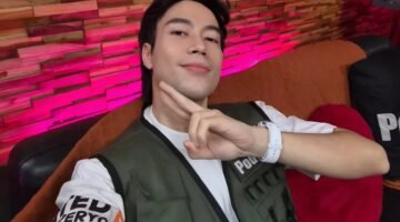 POTRET - penyanyi pop ternama, Vidi Aldiano saat mengunggah dirinya melakukan side job di Podhub Close the Door. (Foto: Tangkapan Layar Instagram @vidialdiano/Ist).