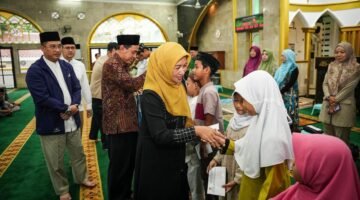 POTRET - bangun kebersamaan di bulan suci ramadan, Iin Mutmainnah dorong sinergi dan silaturahmi dengan warga. (Foto: Istimewa).