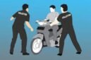 Foto ilustrasi pengendara motor stop oleh oknum debt Collector