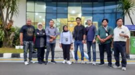 Tim YNN LawFirm ketika selesai dampingi korban hari pertama di Polres Metro Tangerang Kota, Selasa (03/03/2026).