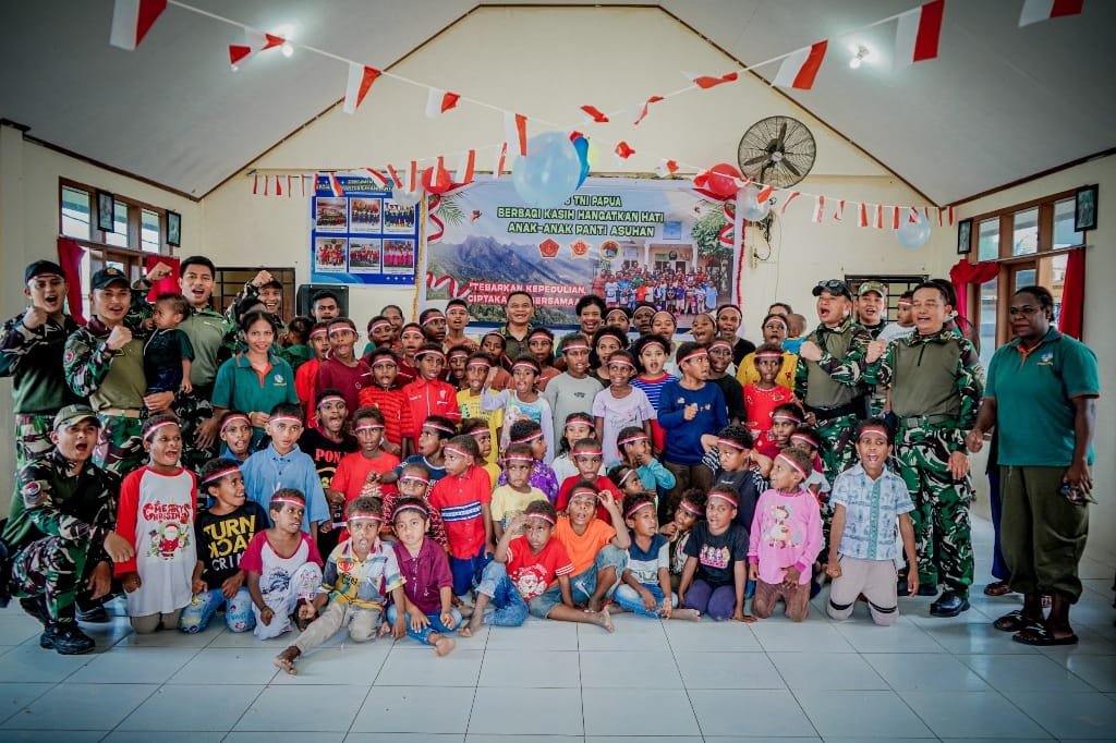 Koops TNI Papua Berbagi Kasih di Panti Asuhan Santa Susana Mimika