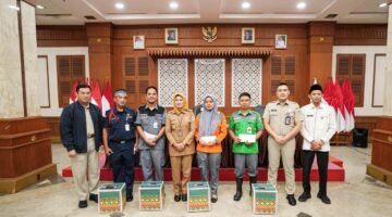 Pemkot Jakbar Salurkan Bantuan Idulfitri 1447 Hijriah untuk Ratusan PJLP dan P3K Paruh Waktu