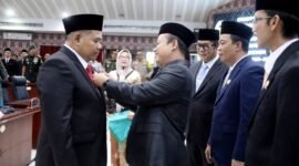 Pengambilan sumpah/janji Anggota DPRD PAW sisa masa jabatan 2024–2029 menetapkan sekaligus melantik Hendra Gunawan sebagai anggota DPRD Kota Tangerang menggantikan almarhum H.Nurhadi.