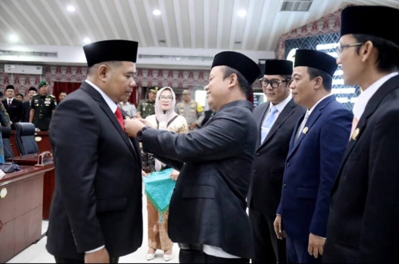 Pengambilan sumpah/janji Anggota DPRD PAW sisa masa jabatan 2024–2029 menetapkan sekaligus melantik Hendra Gunawan sebagai anggota DPRD Kota Tangerang menggantikan almarhum H.Nurhadi.
