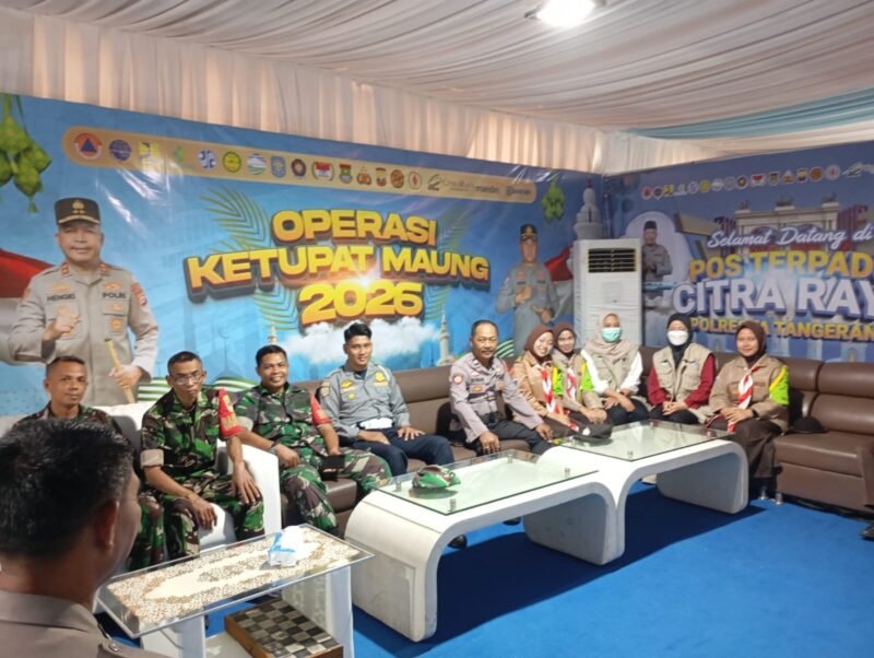 Koramil 14/Panongan Kodim 0510/Tigaraksa bersama unsur TNI-Polri dan instansi terkait melaksanakan pengamanan arus mudik di Pos Pam Terpadu Gerbang Citra Raya Bundaran 1, Desa Cikupa, Kecamatan Cikupa, Kabupaten Tangerang, Rabu (18/03/2026).