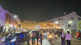 POTRET - alun-alun Kuningan kian hidup lantaran para pemudik memadati ikonik ruang publik tersebut. (Foto: Istimewa).