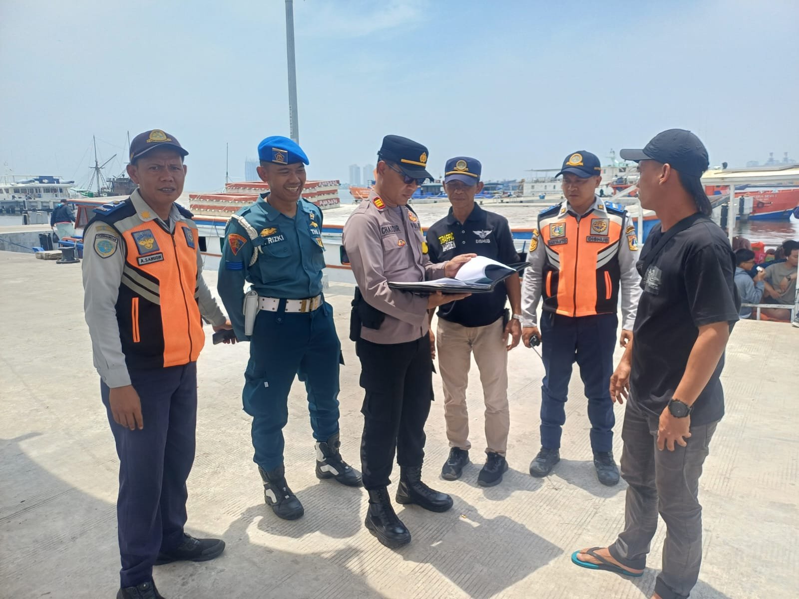 Pengamanan dan Pelayanan Posyan Kali Adem Berjalan Lancar, Ribuan Wisatawan Menuju Kepulauan Seribu Terlayani dengan Aman