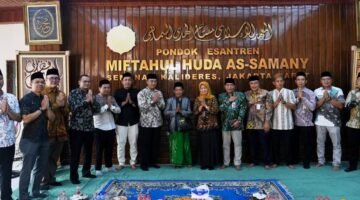 Wali Kota Jakbar Silaturahmi Idulfitri ke Ulama, Perkuat Sinergi dan Kebersamaan