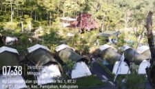 Wisata Alam Lembah Daun, memiliki rekreasi Plat Ground Mini, Kolam Renang, glamping, dan Riverside Camp, lokasi Wisata Alam Lembah Daun bertempat di Kp Gunung Menir, RT 001 RW 007, Desa Ciasian, Kecamatan Pamijahan, Kabupaten Bogor, Minggu (29/03/2026).