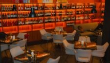 Wine Palace Gading Serpong yang berkonsep desain interior yang modern dan minimalis.menjadi destinasi Sosialita dan eksekutif muda