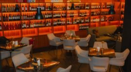 Wine Palace Gading Serpong yang berkonsep desain interior yang modern dan minimalis.menjadi destinasi Sosialita dan eksekutif muda