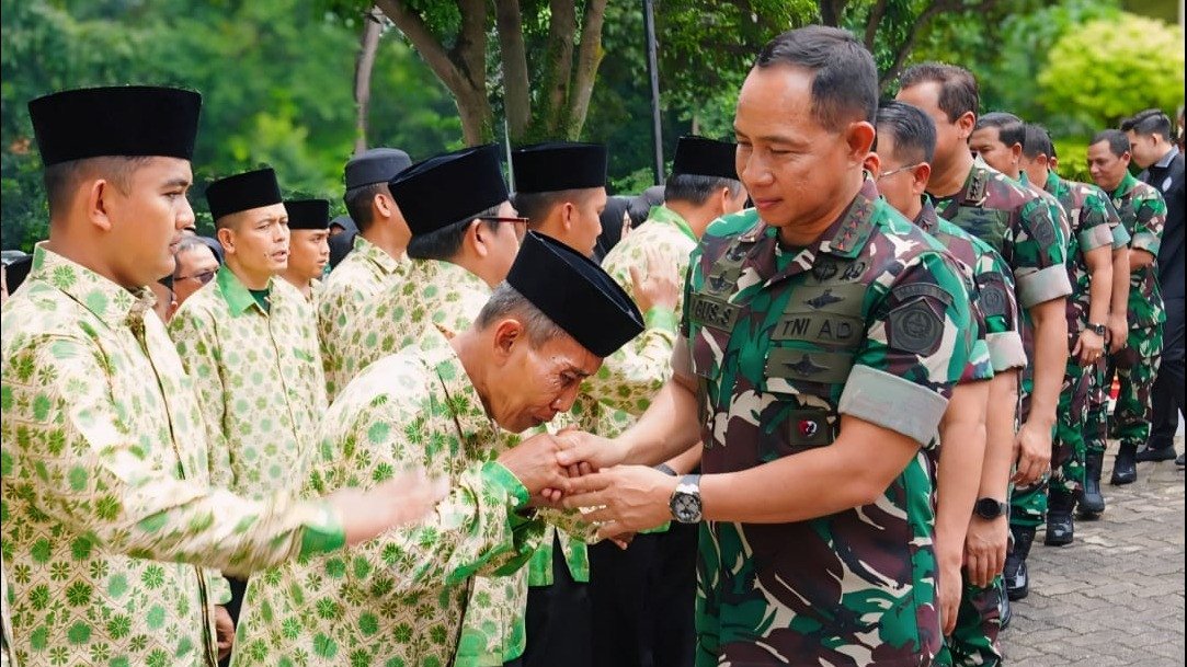 Wujud Penghargaan Pengabdian, Panglima TNI Berangkatkan Umroh Ratusan Prajurit dan ASN TNI