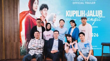 Zee Asadel & Emir Mahira Sah Sebagai Pasutri di Official Trailer Film “Kupilih Jalur Langit”: Saat Akad Sudah Diucap, Namun Hati Suami Masih Milik Wanita Lain
