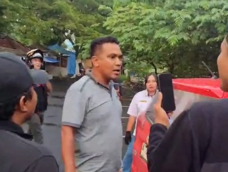 POTRET - Tim Investigasi diduga dikeroyok oleh OTK saat selidiki peredaran obat keras terbatas alis pil koplo di Cianjur. (Foto: Ekslusif Suara Realitas).