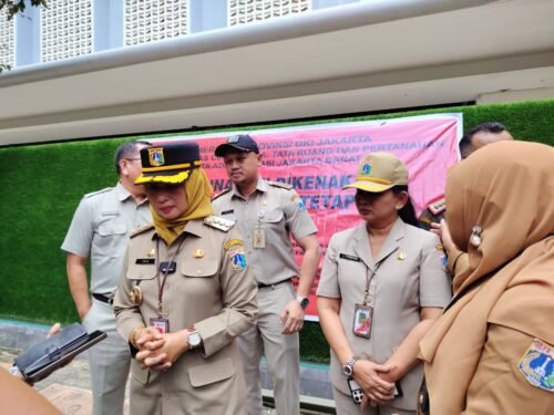 Langgar Aturan Perizinan, Gedung Padel MMT Dipasangi Segel Merah