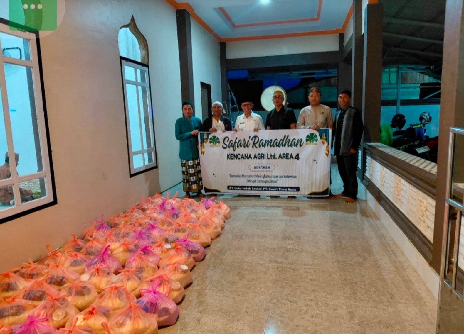 Safari Ramadhan, PT Loka Indah Lestari dan PT Sawit Tiara Nusa Salurkan Paket Sembako