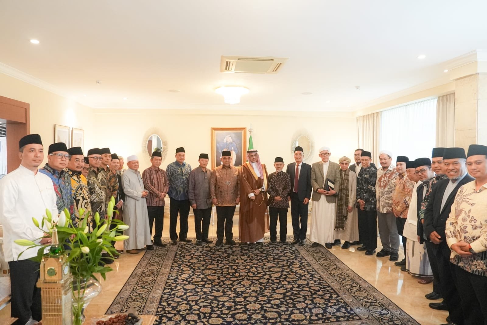 Duta Besar Saudi Arabia silaturahmi dengan Ketua MPR beserta Pimpinan Pesantren
