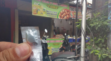 Diduga Jual Obat Keras di Balik Dagangan Sembako, Penjual Telur di Duren Sawit Disorot Warga