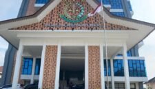 POTRET - diduga diintimidasi oknum Jaksa Kejari Kota Bekasi, saksi kasus pungli Pasar Bantargebang mengaku diancam “Tembak di Tempat”. (Foto: Ilustrasi/Ist).