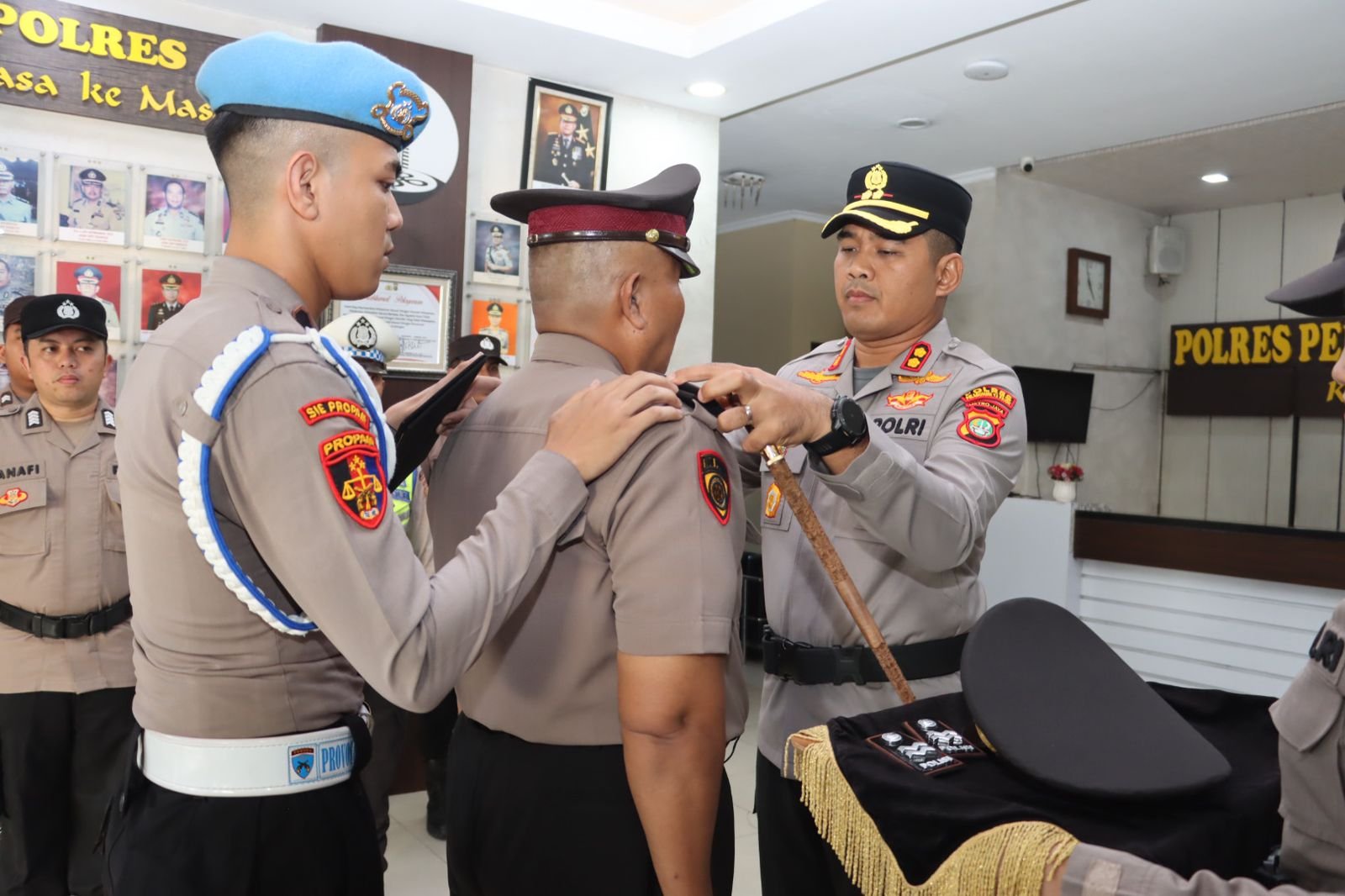 Upacara Kenaikan Pangkat Pengabdian Personel Polres Pelabuhan Tanjung Priok