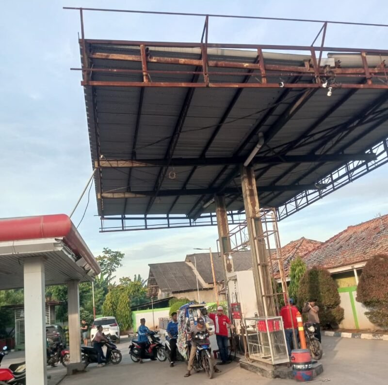 POTRET - kondisi terkini SPBU milik oknum anggota DPRD Purwakarta, dan diduga adanya praktik penyelewengan BBM subsidi jenis Pertalite di Kabupaten Karawang. (Foto: Eklusif Suara Realitas/MasDo).