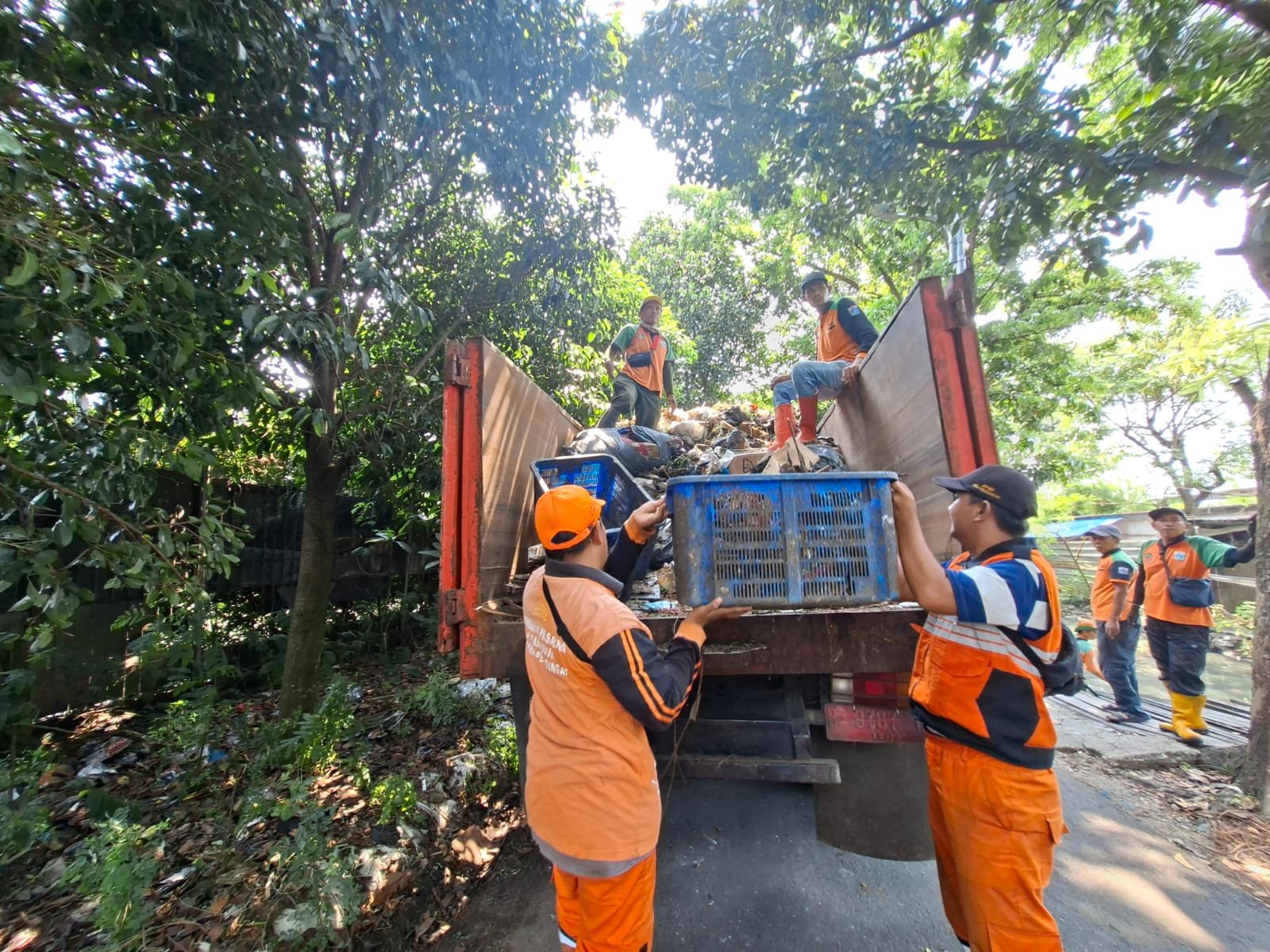 Gerak Cepat Kelurahan Pegadungan Bersihkan Sampah Liar, Disiapkan Jadi Taman Warga