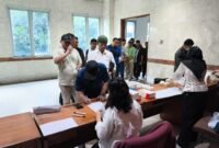 POTRET - Kesbangpol Jakbar mewajibkan 464 anggota FKDM tes narkoba, dan tegaskan komitmen bersih dari penyalahgunaan. (Foto: Istimewa).