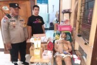 Sahabat Kehidupan menyerahkan hasil open donasi, kepada bapak Abdul Ghofur didampingi oleh Bhabinkamtibmas Kelurahan Gerendeng, Polsek Karawaci, Bapak Aipda Mansyur, Kamis (16/04/2026)