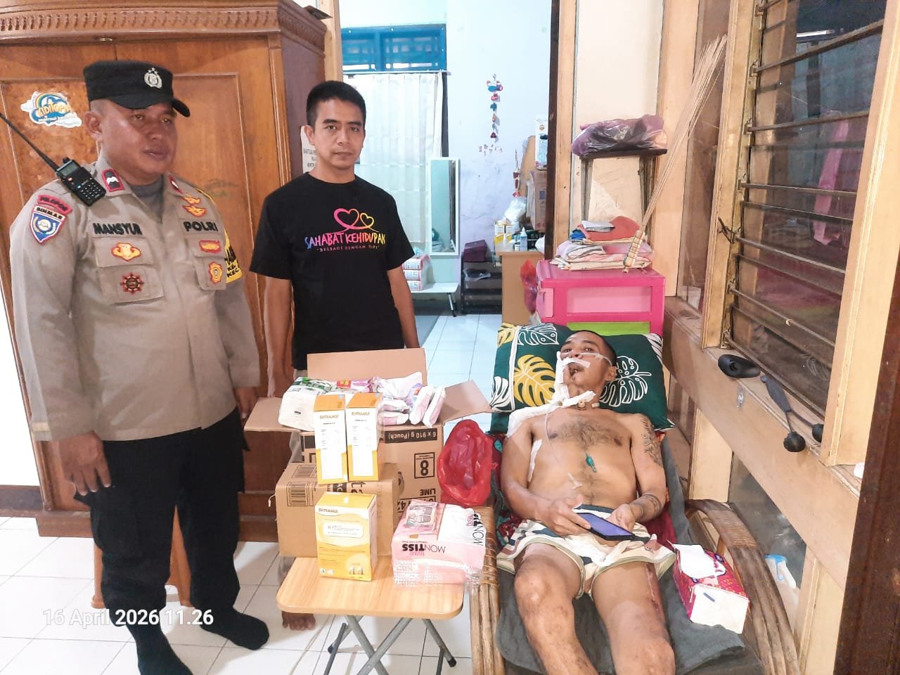 Sahabat Kehidupan Serahkan Donasi, Bersama Bhabinkamtibmas Polsek Karawaci