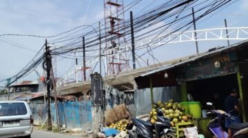 Segel Dicopot, Pembangunan Lapangan Padel Ilegal di Kalideres Kembali Berjalan, Pengusaha Terancam Pidana