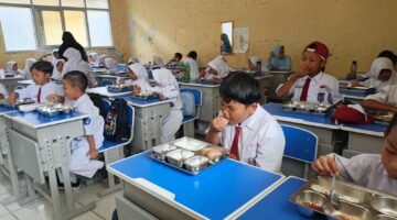 Pendistribusian Perdana SPPG Purasari Disambut Antusias Siswa Siswi SDN Tanjungsari02