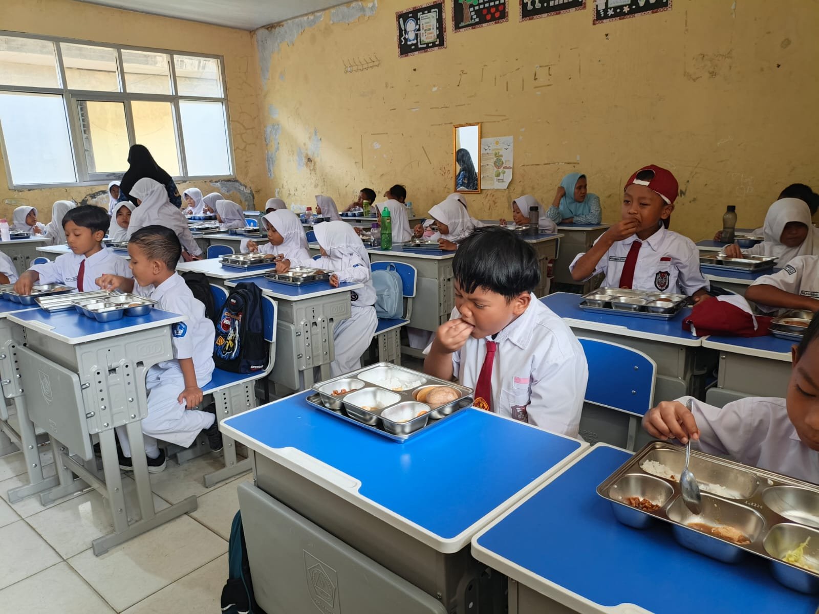 Pendistribusian Perdana SPPG Purasari Disambut Antusias Siswa Siswi SDN Tanjungsari02