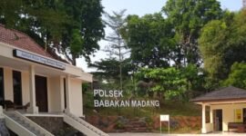 ILUSTRASI - seorang warga yang mengeluhkan lambannya proses penanganan kasus di Polsek Babakan Madang. (Foto: Istimewa).