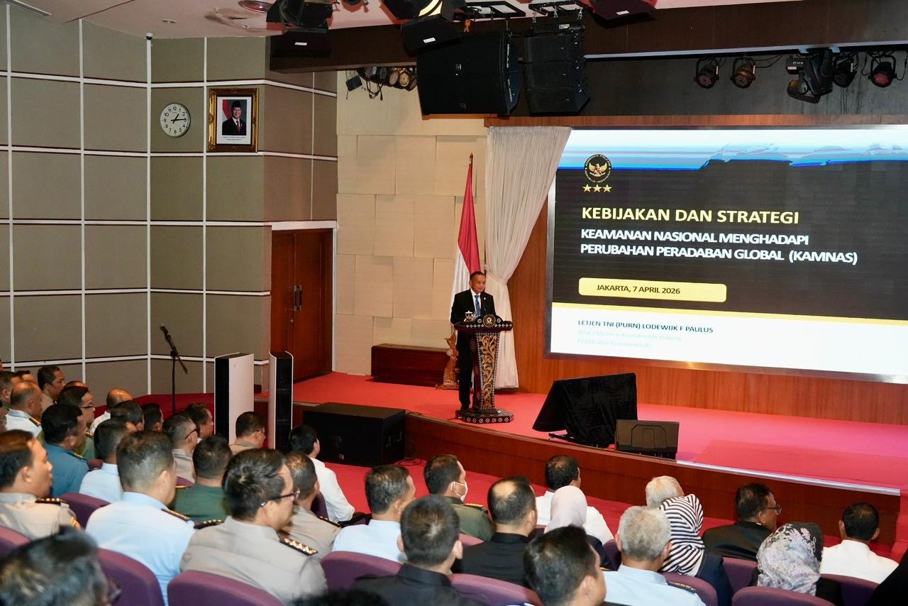 Wamenko Polkam Tekankan Ketahanan Nasional Hadapi Perubahan Global di Lemhannas RI