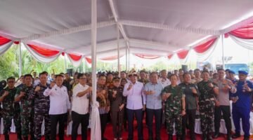 Kunjungi Kampung Nelayan di Banyu Asin, Menko Polkam Tegaskan Negara Bekerja Keras Sejahterakan Rakyat