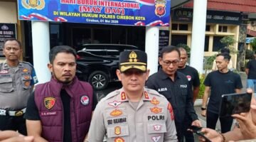 Polisi Tangkap Wanita Pembawa Puluhan Ribu Obat Keras Ilegal