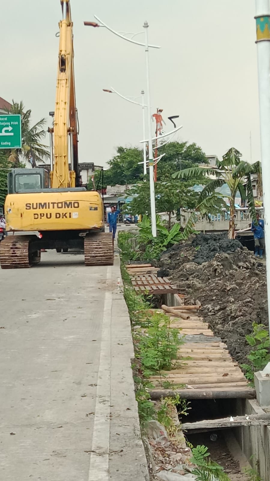 Pengerukan Lumpur di Kali JIS Papanggo Dilakukan, Upaya Antisipasi Banjir Jelang Musim Hujan