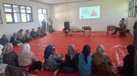 POTRET - melalui program CSR, telah berlangsungnya workshop aklimatisasi pembibitan tanaman anggrek yang diinisiasi oleh PT Antam site Arinem. (Foto: Suara Realitas/Baretha. S).