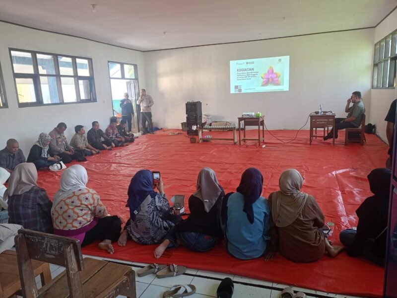 POTRET - melalui program CSR, telah berlangsungnya workshop aklimatisasi pembibitan tanaman anggrek yang diinisiasi oleh PT Antam site Arinem. (Foto: Suara Realitas/Baretha. S).