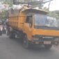 unit kendaraan truk pengangkut sampah milik DLHK dengan No Pol B 9141 QQ yang tertulis UPTD 3-14 menunggak pajak sampai 12 tahun dengan nilai 10 juta lebih, ini contoh buruk bagi masyarakat.