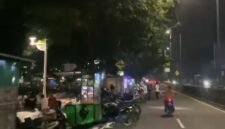 TERPANTAU - menjamurnya pedagang kaki lima (PKL) di Danau Sunter, Jakarta Utara, Jumat (1/5/2026). (Foto: Ekslusif Suara Realitas).