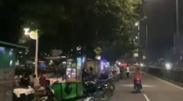 TERPANTAU - menjamurnya pedagang kaki lima (PKL) di Danau Sunter, Jakarta Utara, Jumat (1/5/2026). (Foto: Ekslusif Suara Realitas).