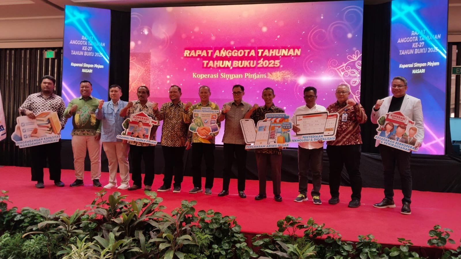 KSP Nasari Luncurkan Super Apps, Menkop: Bisa Jadi Role Model Nasional