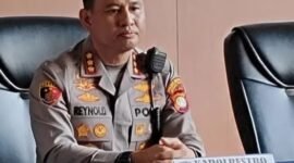 POTRET - Kapolres Metro Jakarta Pusat, Kombes Pol Reynol EP Hutagalung mengungkap motif di balik 3 karyawan disekap. (Foto: Istimewa).
