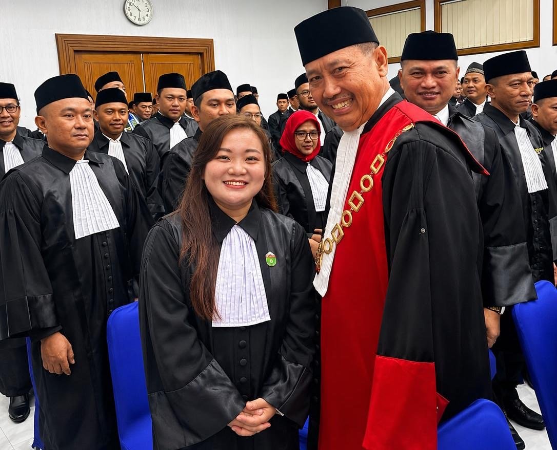Jesicca Firly Resmi Disumpah sebagai Advokat, Rurih: Tegakkan Hukum dengan Integritas