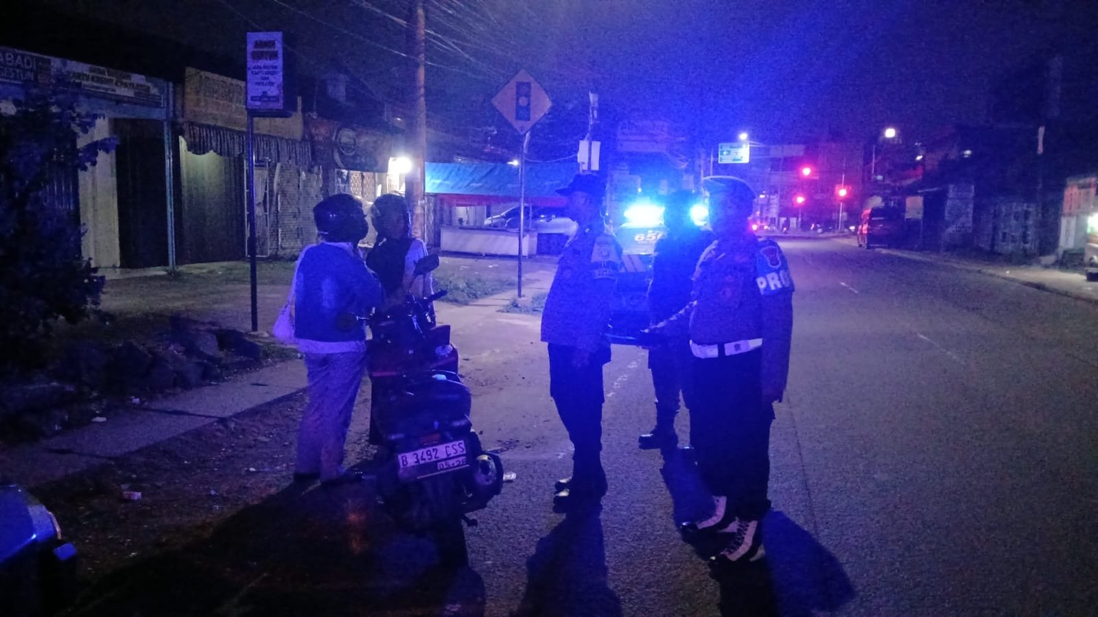 Polsek Karawaci Gelar Razia Stasioner Dini Hari, Antisipasi Tawuran dan Kejahatan Jalanan