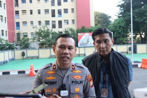 Polisi Tangkap DPO Jambret Kalung Emas, Enam Anggota Komplotan Dibekuk