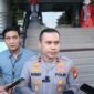 POTRET - terdesaknya ekonomi, dua sahabat kompak saat menggasak motor milik temannya sendiri, belum menikmati hasilnya akhirnya ditangkap Polsek Tamansari. (Foto: Istimewa).