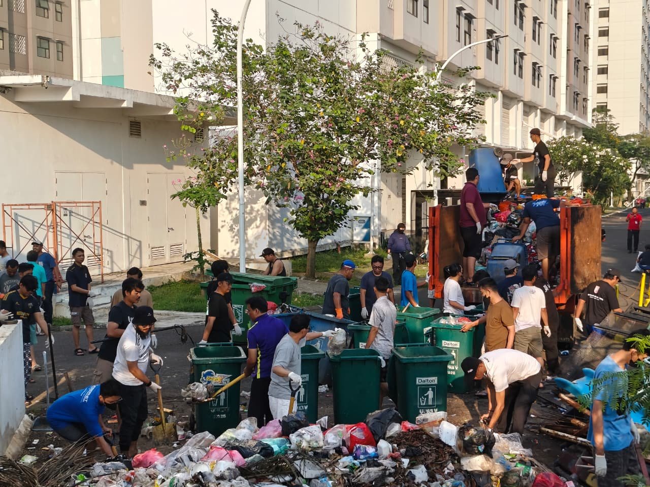 Dari Sampah Jadi Inspirasi, Warga Rusun Persakih Tower 6 Tunjukkan Kepedulian Lingkungan